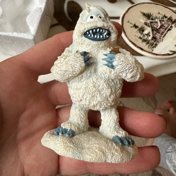 BUMBLE the snowman mini figurine- From Rudolph & the Island of the Misfits - Picture 5 of 9